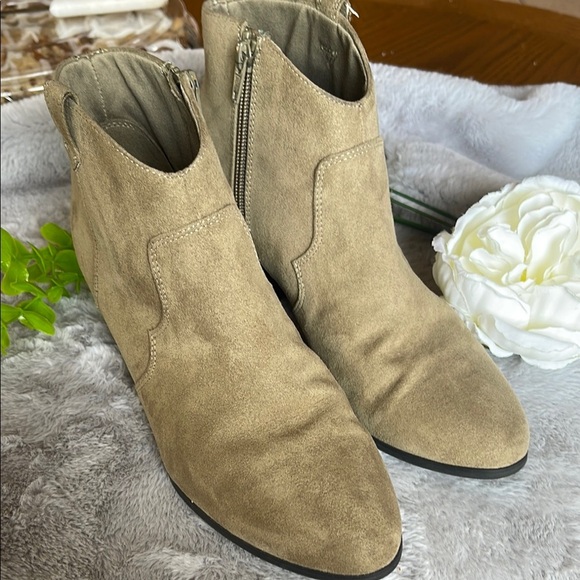 Women's Tan Suede Ankle Boots - Picture 1 of 5
